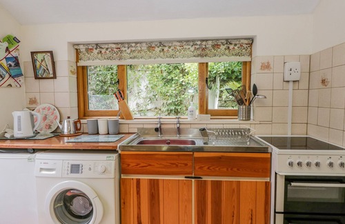 Coniston Cottage | 2 GATESIDE COTTAGES, pet friendly, with a garden in Coniston