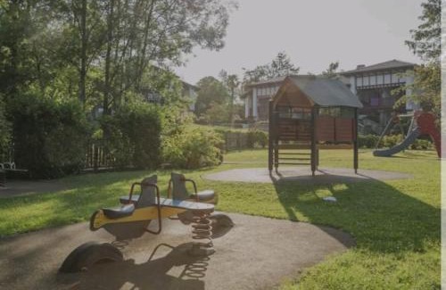 Uhart-Cize Apartment | 2- Grand parc arboré à St Jean Pays Basque