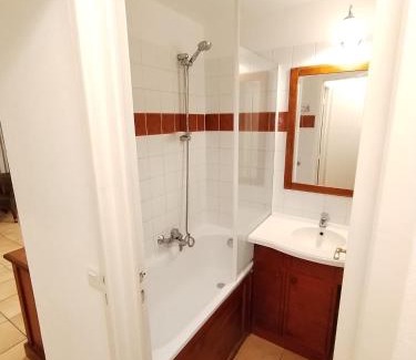 Uhart-Cize Apartment | 2- Grand parc arboré à St Jean Pays Basque