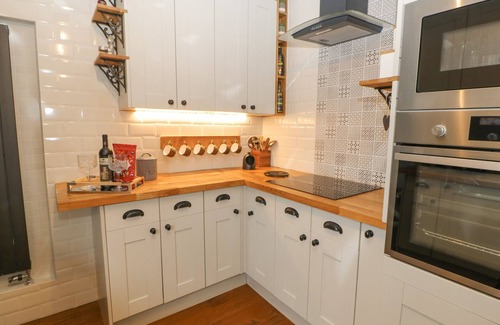 North Shields House | 2 HARTBURN ROAD, pet friendly, with a garden in Tynemouth