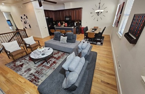 Houston House | 2 Homes for 1 | Galleria | Private Pool Retreat
