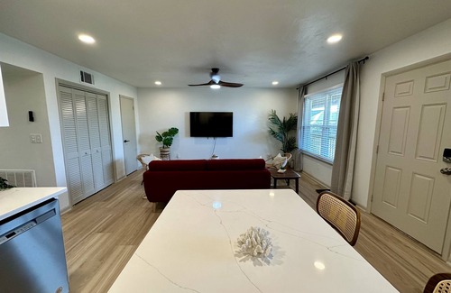 East Ocean View Apartment | 2 King Beds + 400ft from Beach - 8