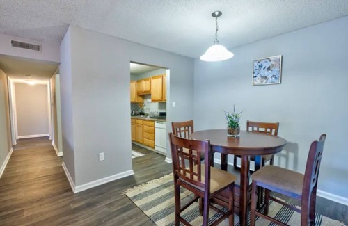 North Charleston Apartment | 2 King suites located near CHS.Gym,pool,dogpark