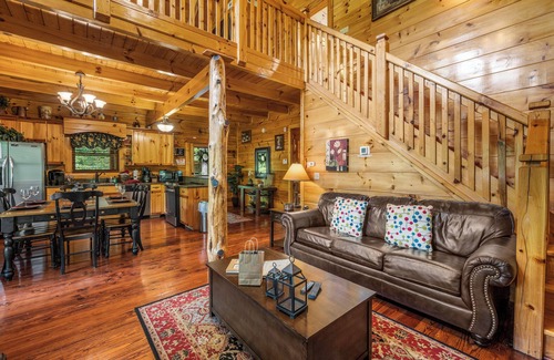 Gatlinburg - Pigeon Forge Cabin | 2 KING suites with 2 sofa beds, fireplace & hot tub BOOK NOW for SPRING!