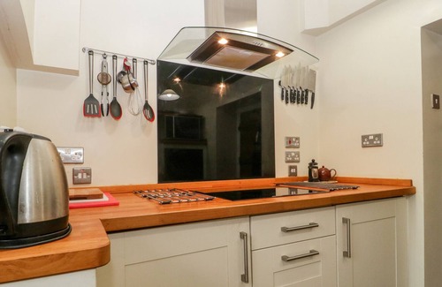 Stogursey House | 2 LIME STREET, pet friendly, character holiday cottage in Stogursey