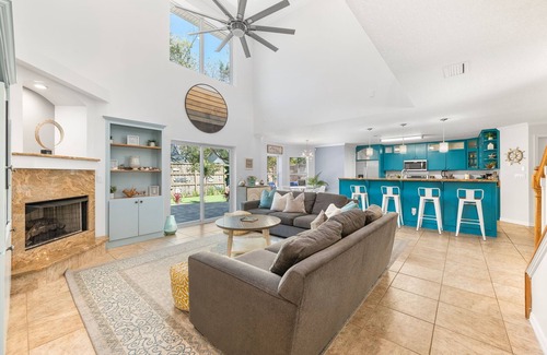 Vilano Beach House | 2 LUX homes-1 PERFECT location -14BD/10BA-Heated Pool-WALK to beach-10 min to DT