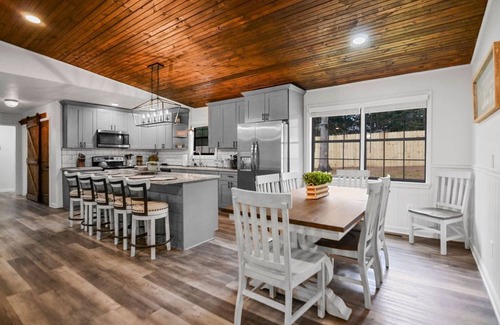 Blue Ridge Cabin | 2 Masters + 2 Kitchens + Game Room + Fire Pit + Hot Tub