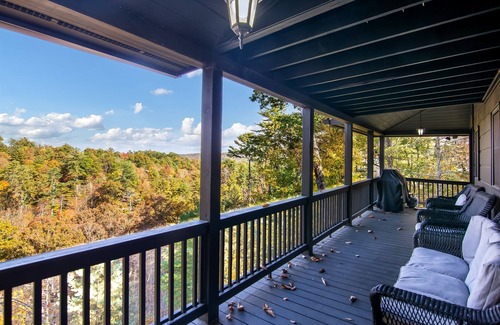 Foxfire Estates Cabin | 2 Masters + Theater + Sauna + Mtn Views + Hot Tub