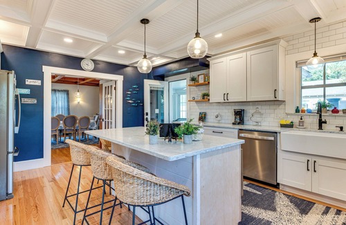 Ogunquit - Wells House | 2 Mi to Beach: Getaway w/Hot Tub in Wells!
