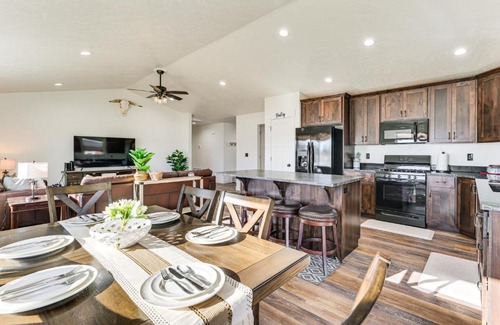 Dillon House | 2 Mi to Beaverhead River Family-Friendly Home!