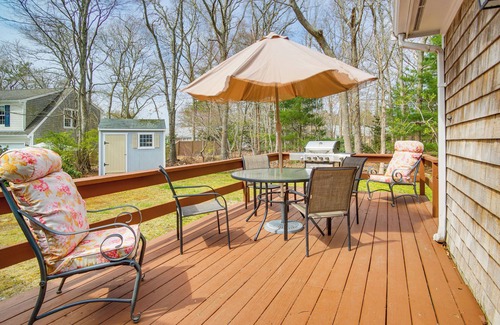 Centerville House | 2 Mi to Covell’s Beach: Centerville Home w/Deck