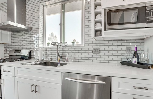Escondido Apartment | 2 Mi to Downtown Escondido: Apt w/Balconies