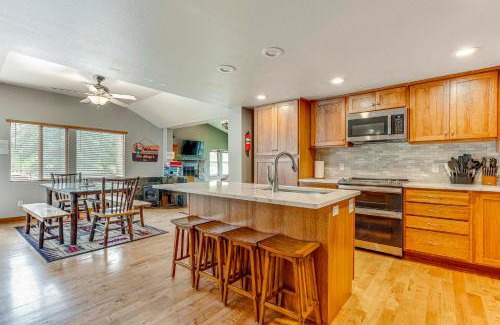 Estes Park House | 2 Mi to Downtown Home with Hot Tub in Estes Park!