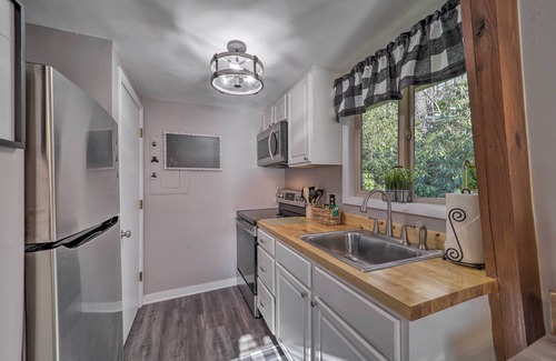 Banner Elk House | 2 Mi to Dtwn: Banner Elk Mtn Townhome w/Deck!