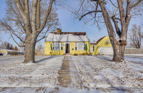 Sioux Falls House | 2 Mi to Dtwn: Home w/Fenced Yard in Sioux Falls