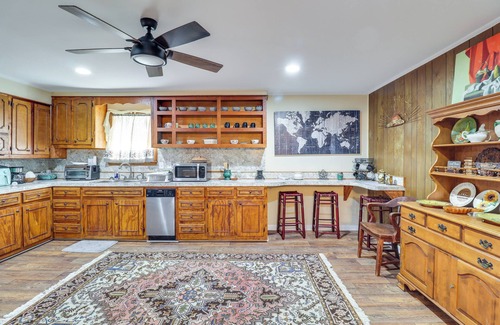 Natchez House | 2 Mi to Dtwn Natchez: Cozy Home w/Yard & Patio!