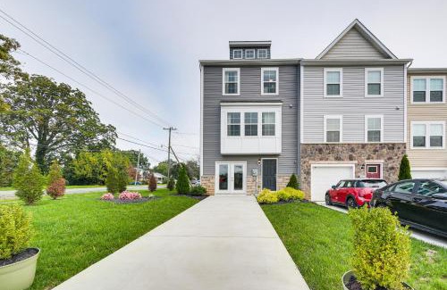 Charles Town House | 2 Mi to Hollywood Casino Charles Town Townhome!