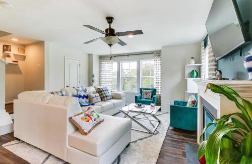 Charles Town House | 2 Mi to Hollywood Casino Charles Town Townhome!