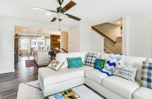 Charles Town House | 2 Mi to Hollywood Casino Charles Town Townhome!