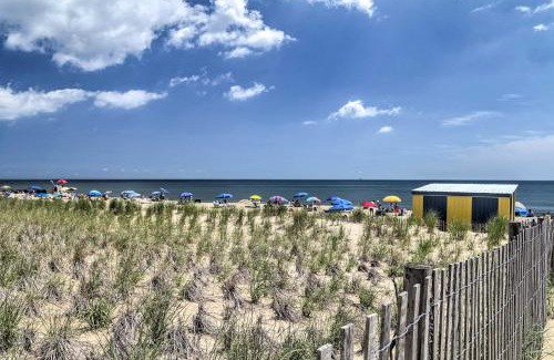 Rehoboth Beach Apartment | 2 Mi to Ocean Rehoboth Beach Condo with Pool Access