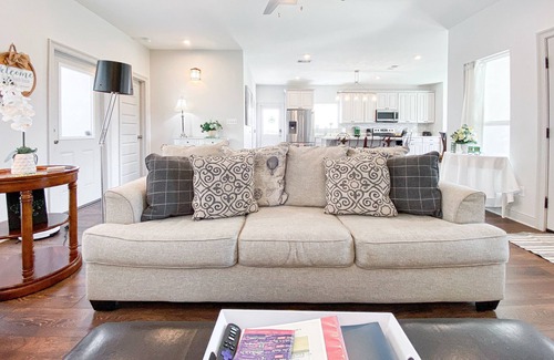 Bay St Louis House | 2 mi to Old Town ★ Blocks to ⛱️ ★Spacious & Cozy