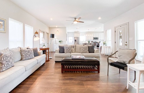 Bay St Louis House | 2 mi to Old Town ★ Blocks to ⛱️ ★Spacious & Cozy