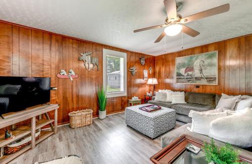 Cashiers House | 2 Mi to Ski Sapphire Pet-Friendly Cashiers Cabin