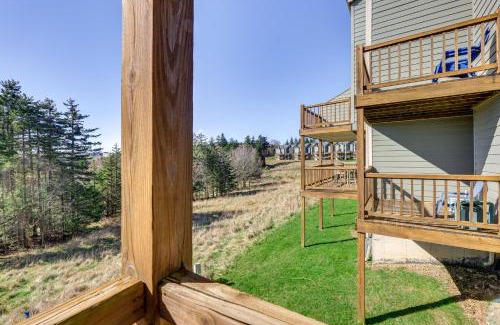 Snowshoe House | 2 Mi to Snowshoe Resort Townhome with Deck!