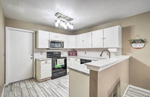 Peoria House | 2 Mi to Sports Complex: Peoria Home w/Patio!