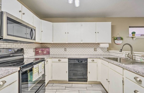 Peoria House | 2 Mi to Sports Complex: Peoria Home w/Patio!