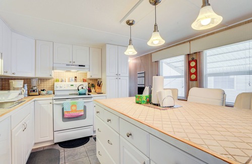 Venice House | 2 Mi to Venice Beach: Home w/Pool Access