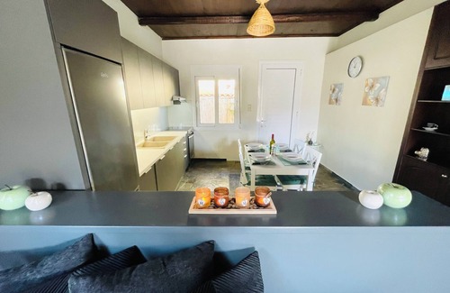 Kokkini Chani House | 2 min. drive to the beach. Holiday Home Angela