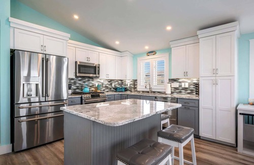 Southern Coast House | 2-Min Walk to Beach | Large Deck w/Outdoor Sofas