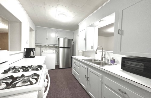 Hot Springs House | 2 min walk to Oaklawn Track Casino. 2 BR