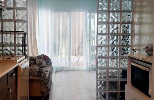 Kaleici House | 2 min walk to the Beach, high level security, house with garden and a terrace