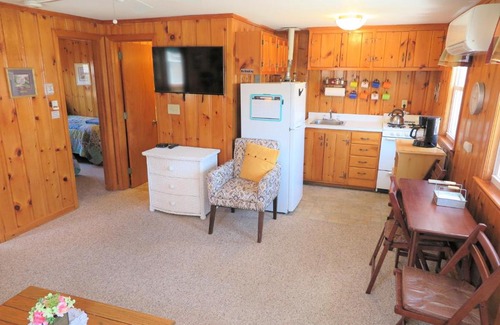 Dennis Port House | 2 Minute Walk to Beach, Cape Cod Escape