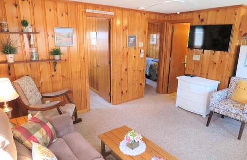Dennis Port House | 2 Minute Walk to Beach, Cape Cod Escape