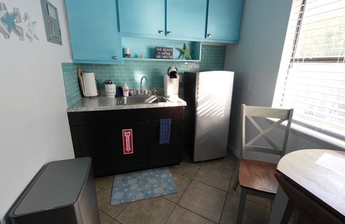 River Isles Apartment | 2 Minutes From Beach/Downtown + Patio & Grill