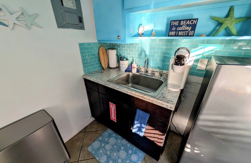 River Isles Apartment | 2 Minutes From Beach/Downtown + Patio & Grill