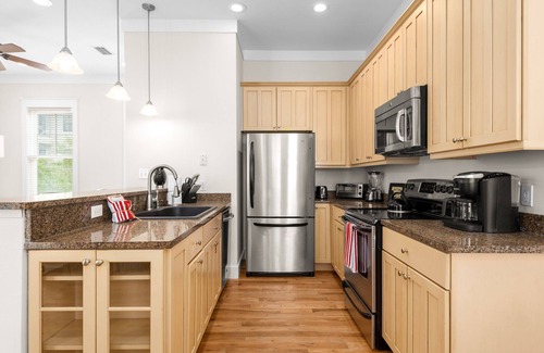 Seagrove Beach House | 2 Minutes to Beach. Heated Community Pool. 4 Taxi Bikes Near Shopping and Dining