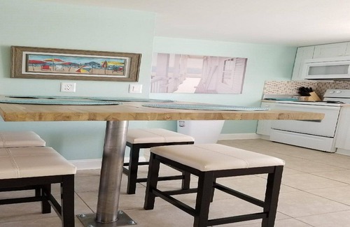 Fernandina Beach House | #2 Perfect sun-filled beach Triplex, only 25 steps to the beach! PET FRIENDLY