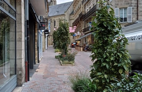 Brive-la-Gaillarde Apartment | 2-person apartment 80 m2 Brive historic center