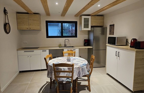 Crozon Apartment | 2 Pièces, Jardinet Sud, Calme, 1000 m Morgat