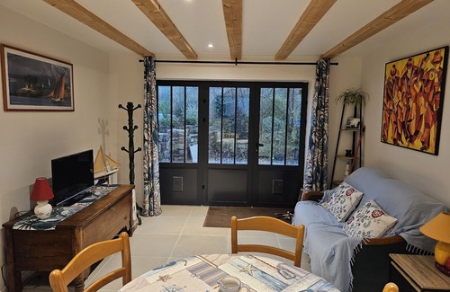 Crozon Apartment | 2 Pièces, Jardinet Sud, Calme, 1000 m Morgat