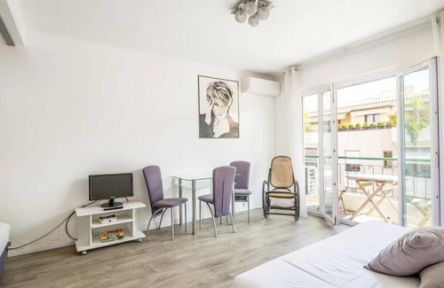 Cannes City Centre Apartment | 2 PIECES RECEMMENT RENOVE CENTRE DE CANNES 'BANANE' 2MN DES PLAGES DE LA CROISETTE ll A1B115