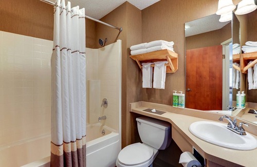 Galena Hotel | 2 Pools, Deluxe 2 Double Stoney Creek Galena | 3 Units
