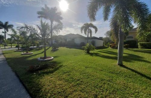 Pelican House | 2 Private Cabanas with a private Pool and outdoor kitchen