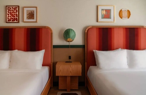 Palm Springs Hotel | 2 Retro-Chic Rooms w/Balcony | Near Downtown Palm Springs – Just 2 Miles Away!