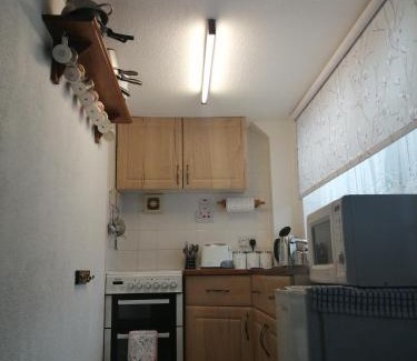 Cwrt House | 2 Rhys Terrace