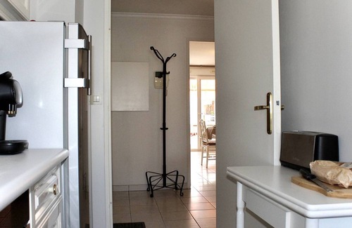 Villeneuve-Loubet Apartment | 2-room apartment with parking and air conditioning near the beach